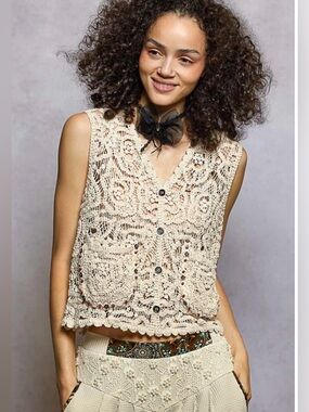 39. POL Horseshoe Vest